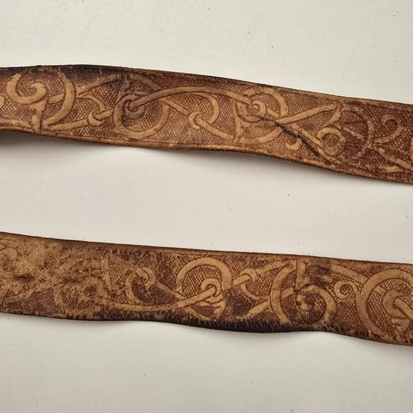 Rare Vintage Cadillac Heritage Buckle Brown Leather Belt Y2K - Picture 15 of 16